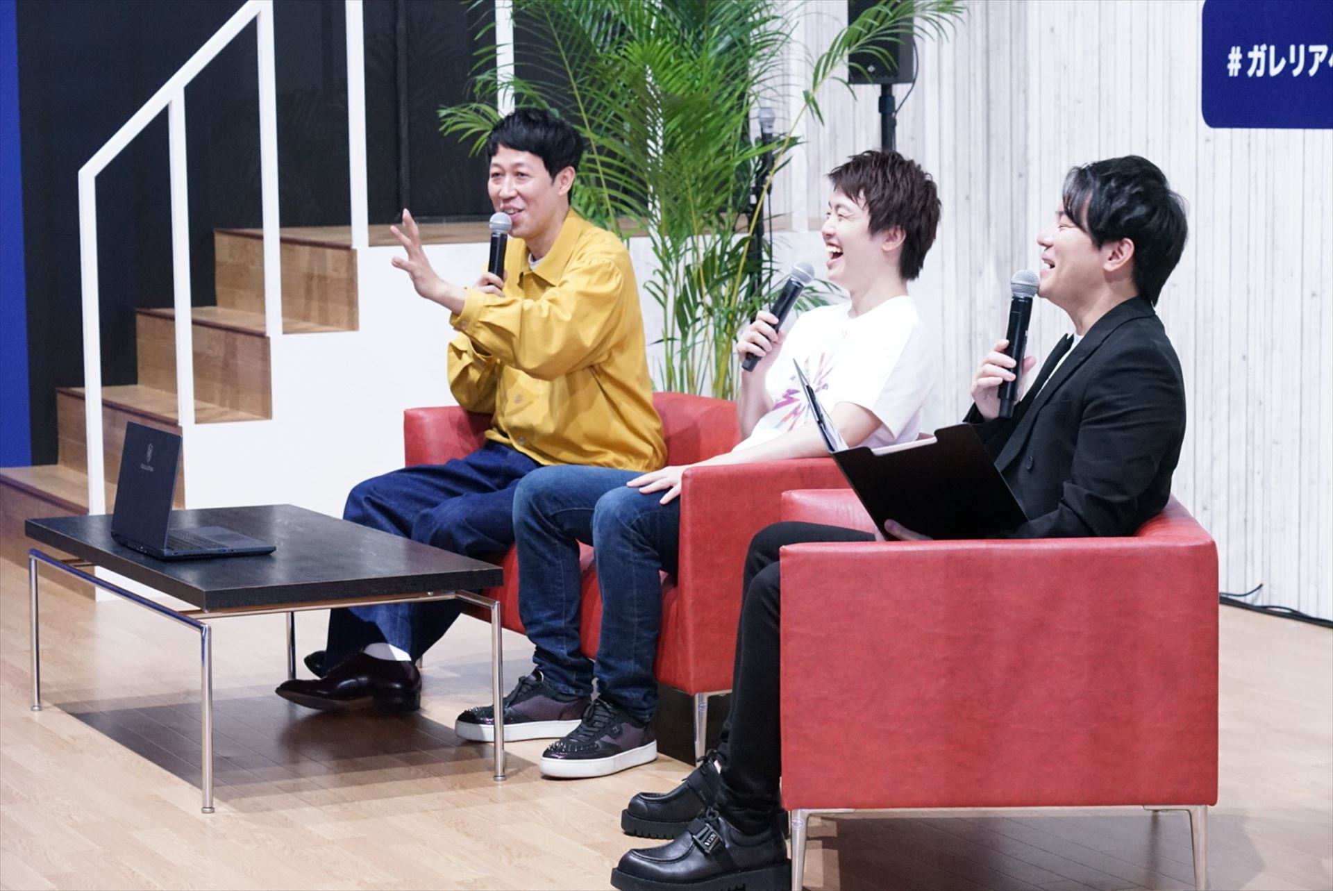 小籔さんの話をきいて大笑いするMasuoさんと平岩さん