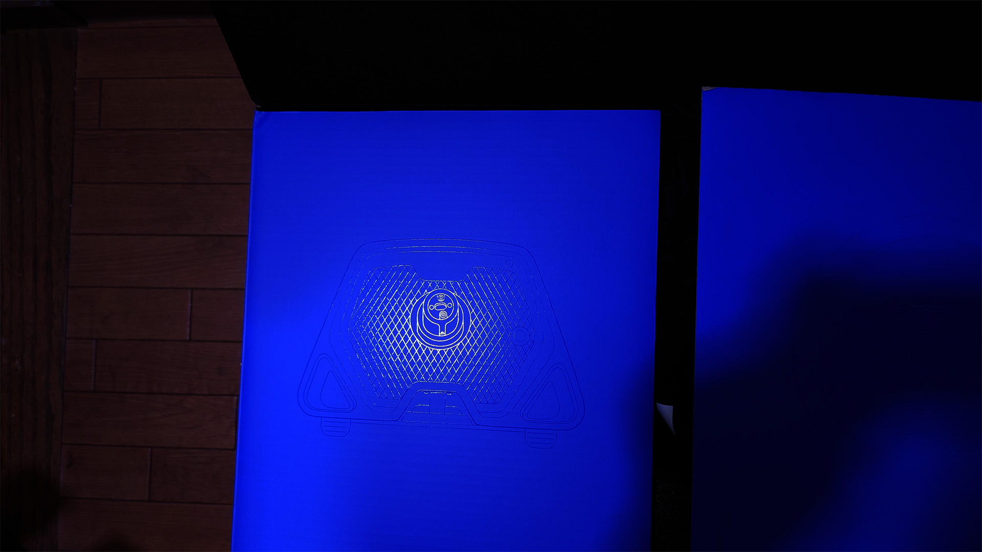 DDベースの前面が押しで印刷されている