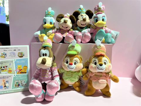 ディズニーストア30周年】ミッキー＆フレンズのぬいぐるみなど記念
