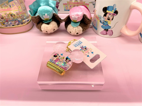 ディズニーストア30周年】ミッキー＆フレンズのぬいぐるみなど
