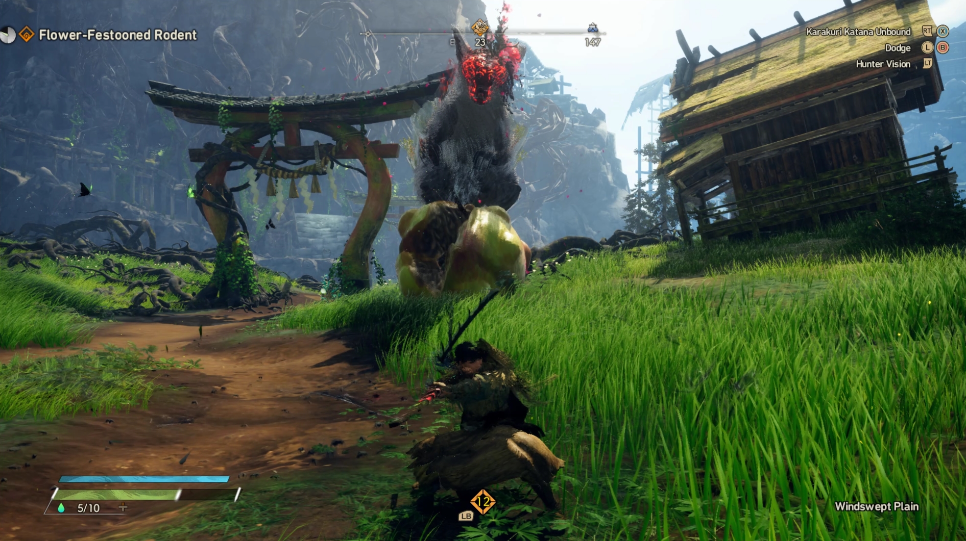 丸い尻尾の上に乗ると、アタック攻撃の合図だ