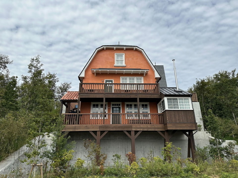 ジブリパーク】「耳をすませば」の地球屋が「青春の丘」エリアに