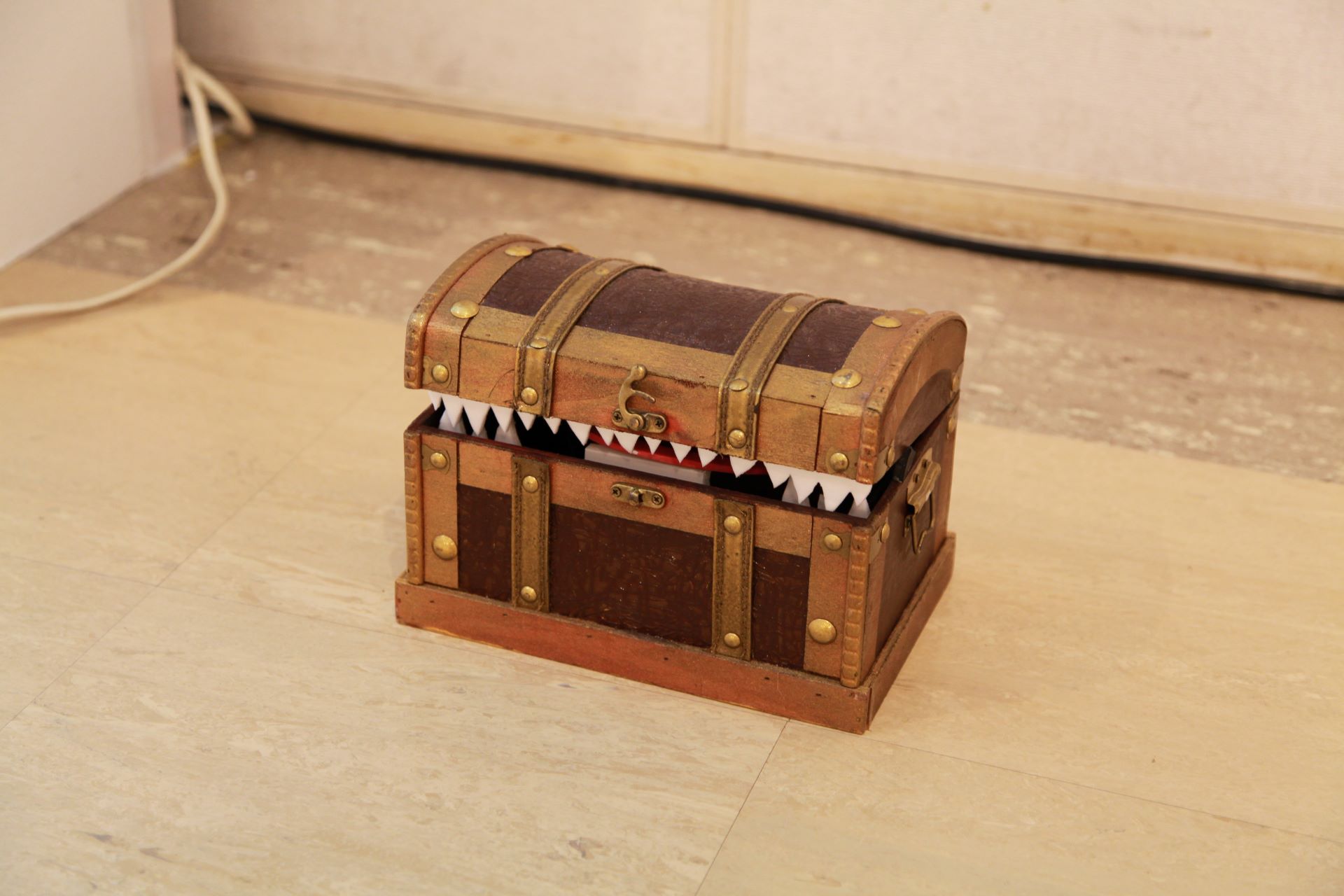 宝箱と思いきやミミックが