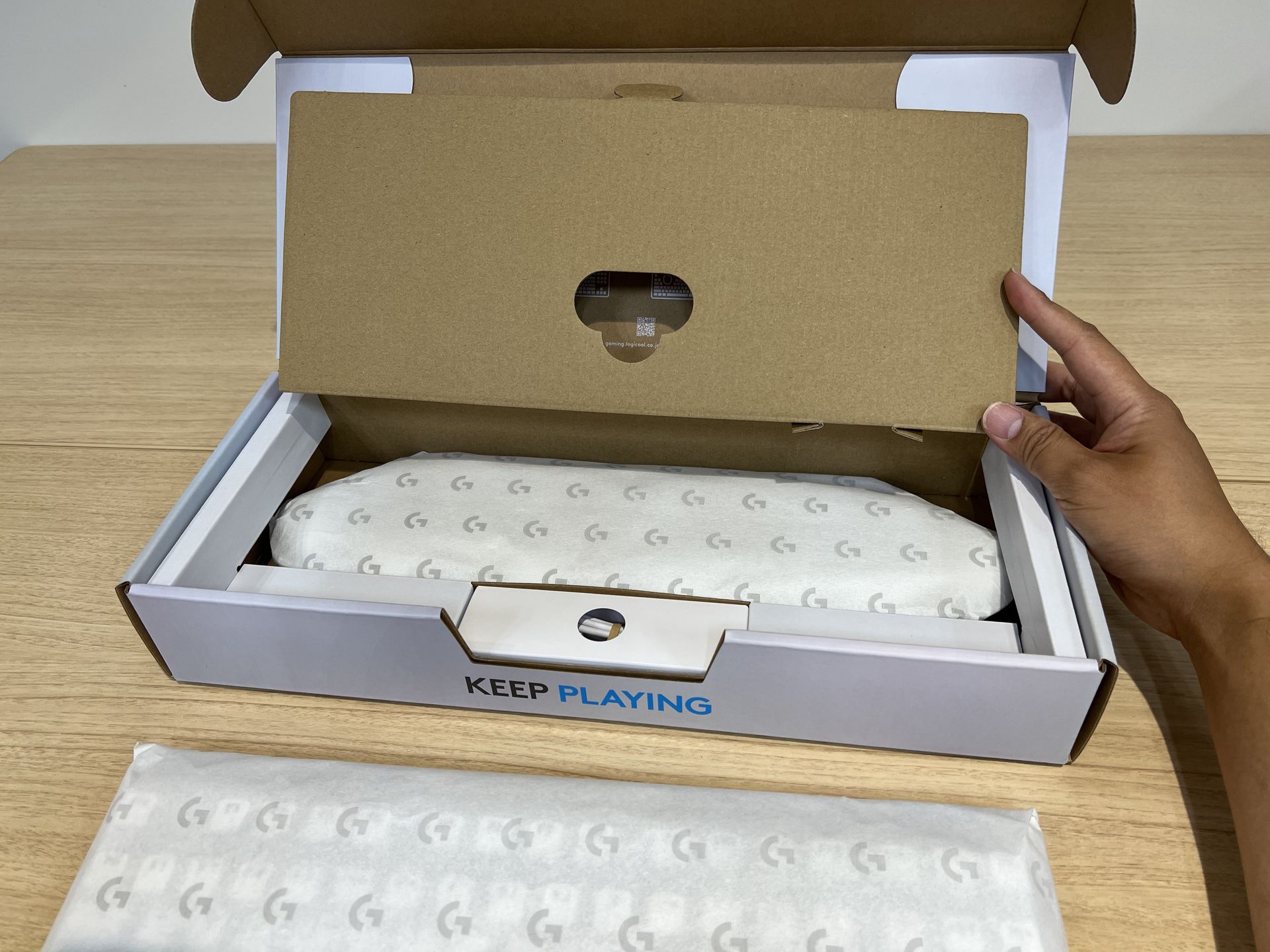 キーボードの下には、パームレストがある