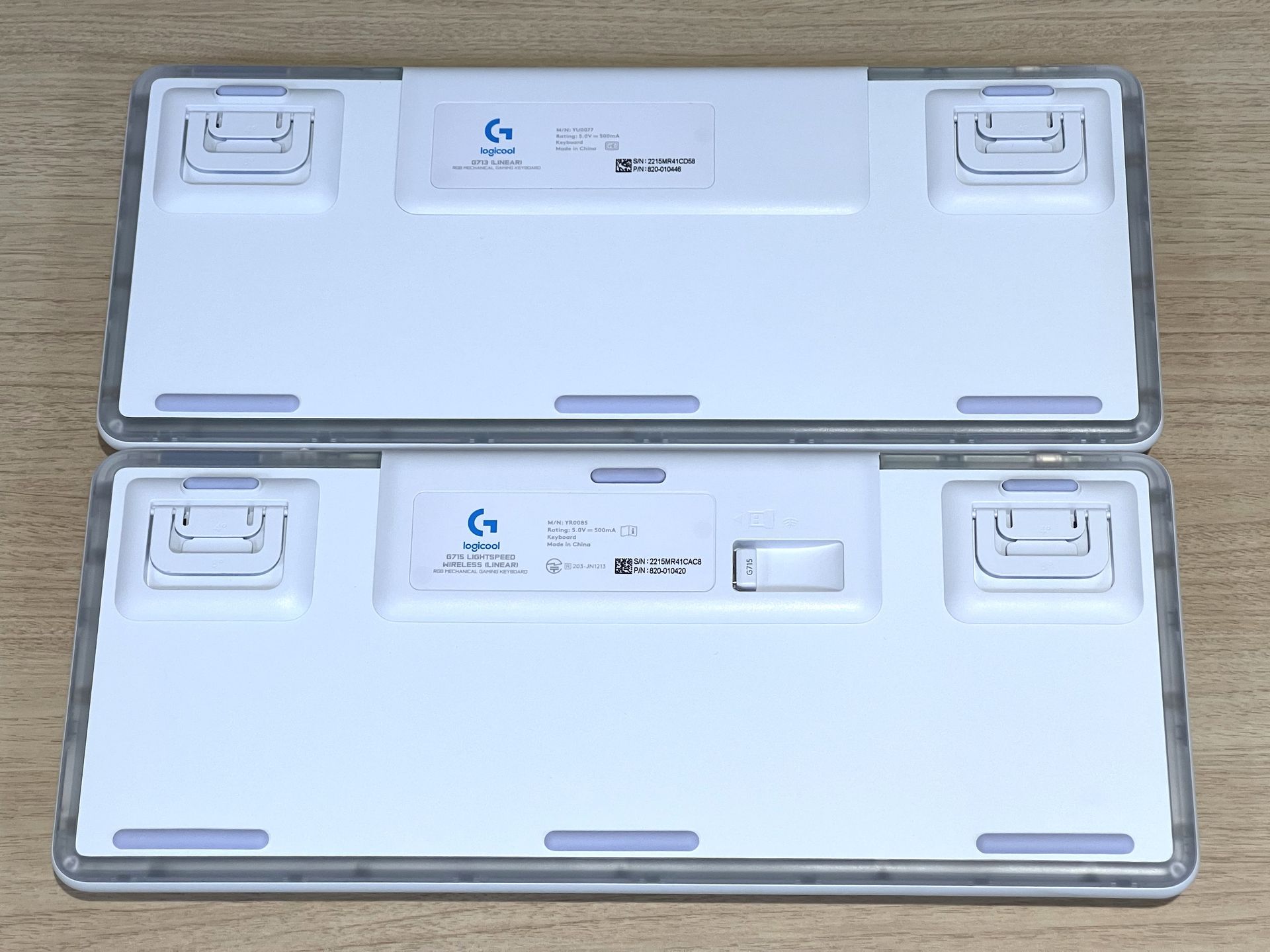 上がG713、下がG715。G715にはレシーバーを収納部がある