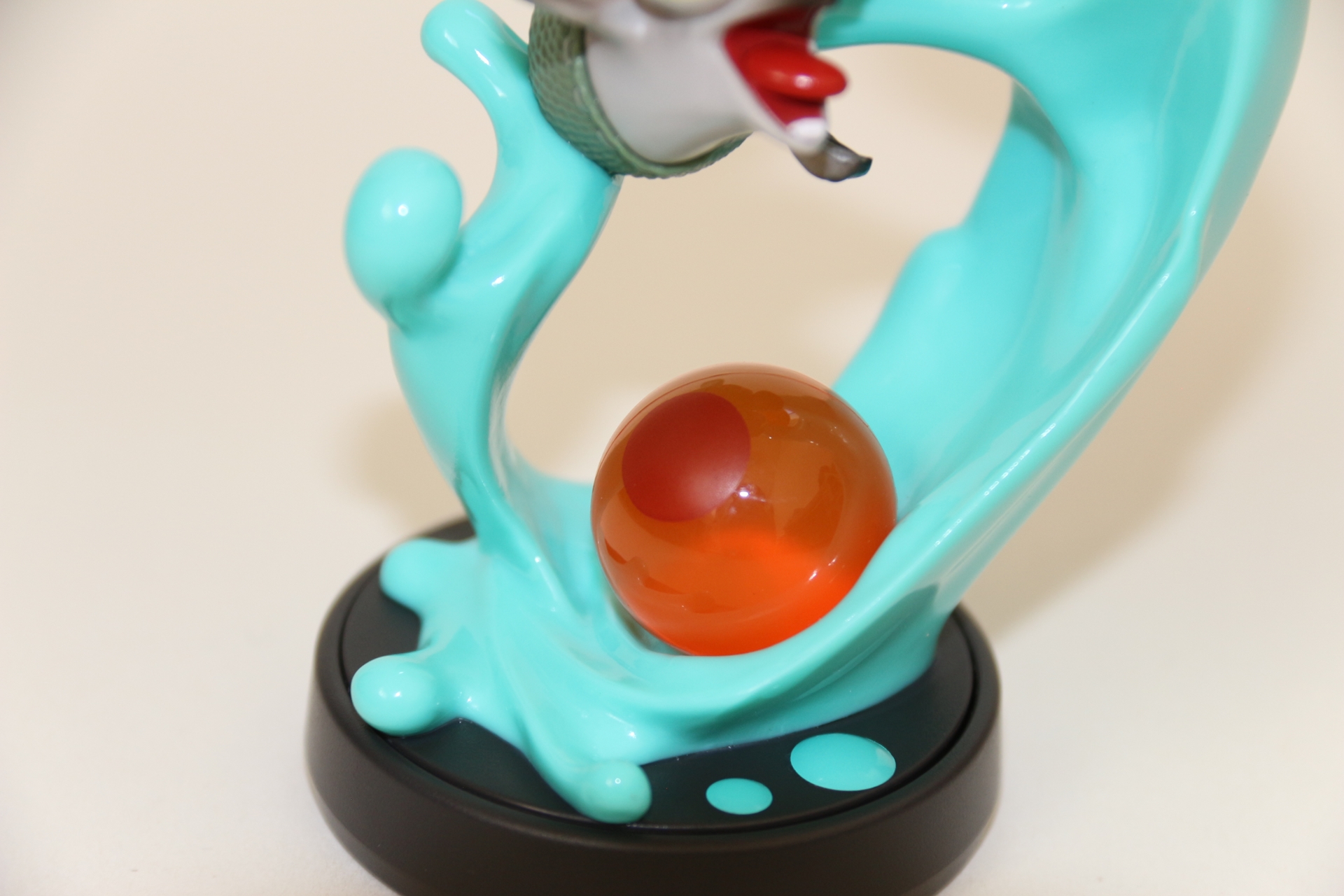 コジャケだけに、しっかりとイクラが置かれているのも面白い