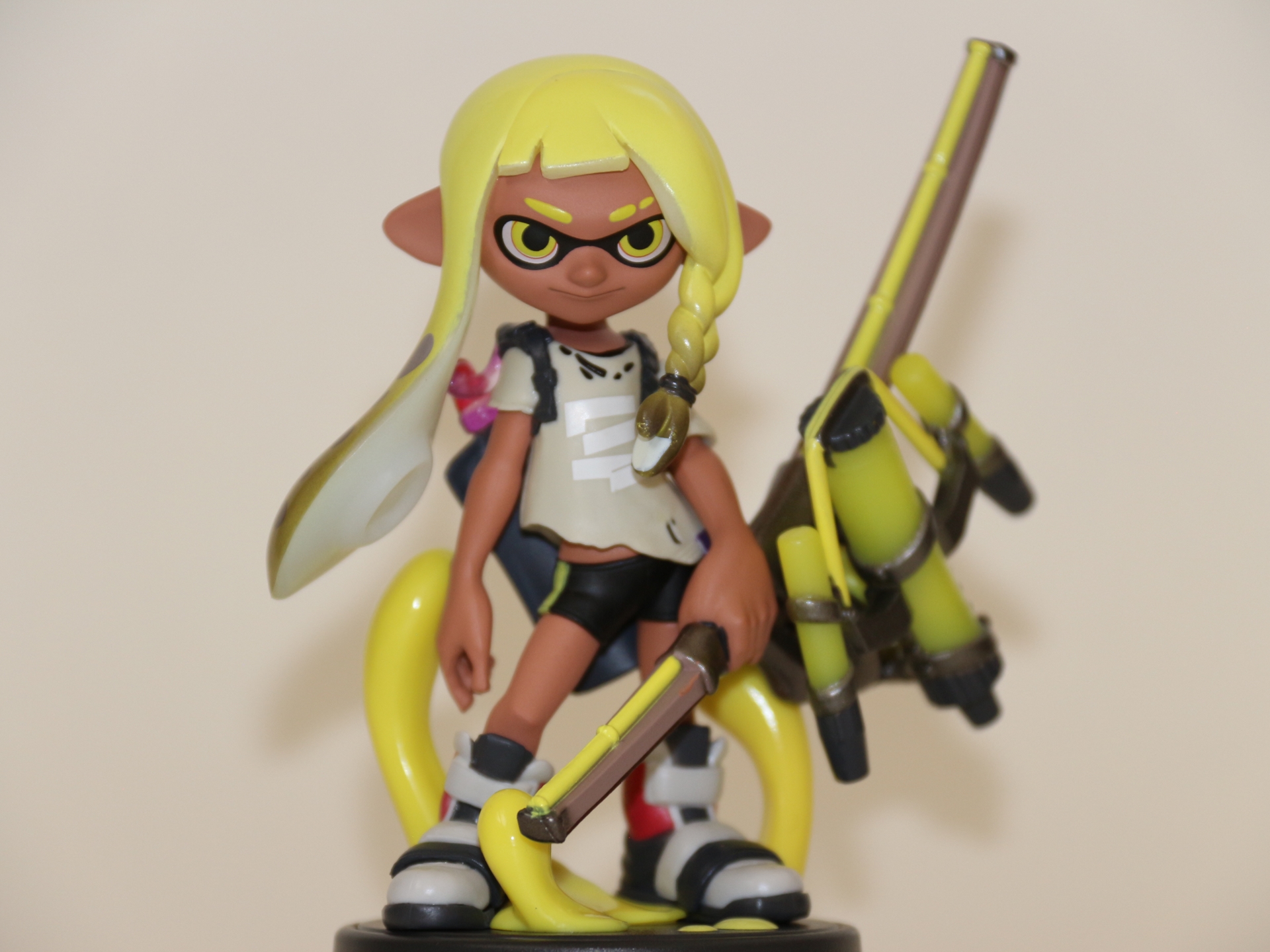 まっすぐに前を見据える表情が印象的な「インクリング【イエロー】」