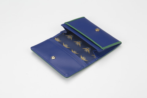 機動戦士ガンダム00」から「ソレスタルビーイング」仕様の長財布などが