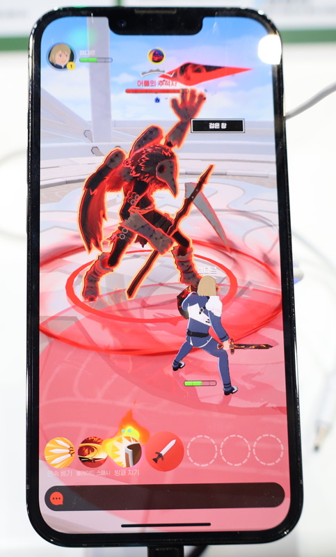 スキル枠は通常攻撃を除いて全部で6つ。様々な効果を持つスキルを状況に合わせて使っていこう