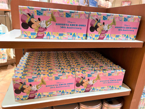 ディズニーストア30周年】店舗内には30周年グッズ盛沢山！ 30周年を