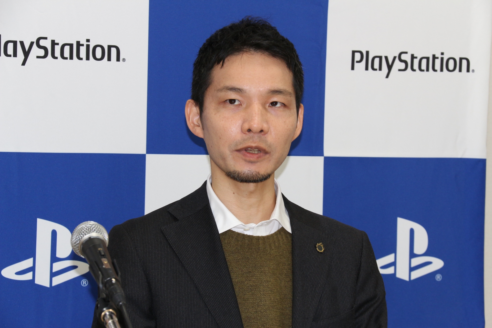 「ファイナルファンタジーXIV」リードプロジェクトマネージャーの松澤祥一氏（上）、リードマーケティングプランナーの小野塚由紀氏（下）