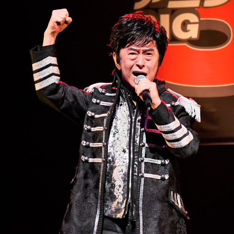 水木一郎さんが、歌ってます。お宝特撮テレビヒーロー主題歌集 Amazon.co.jp: デビュー40周年記念 水木一郎TVサイズ主題歌集