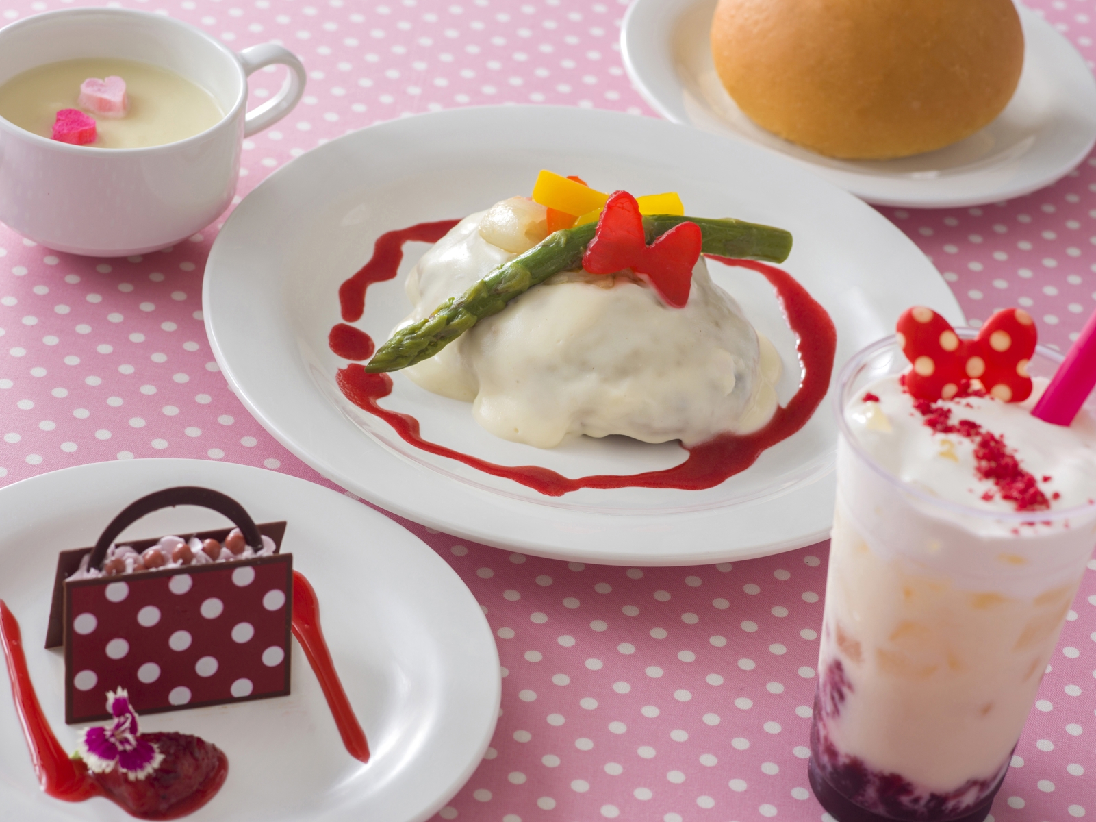 ソフトドリンクをラズベリーゼリー＆チーズホイップに変更可能