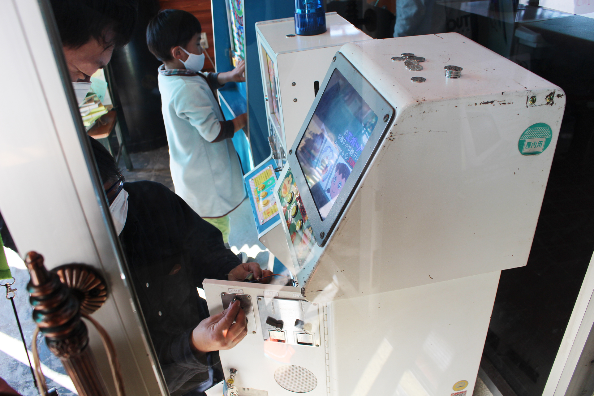 ゲーム機は古いものなので調子が悪くなることもあったが、丸山氏をはじめとするスタッフがすぐにメンテナンスをしていた