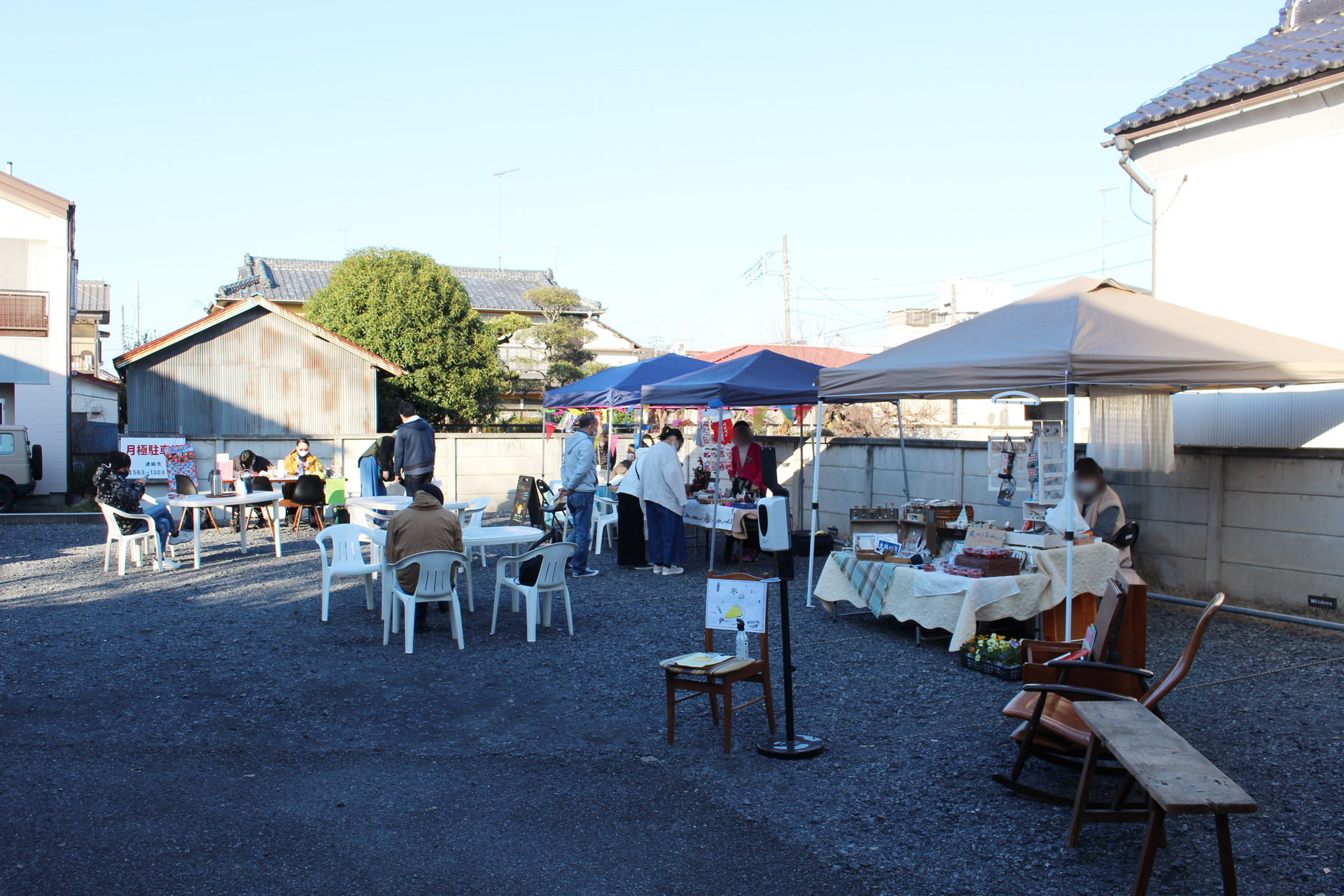 会場の裏手ではコラボした団体によるバザーやワークショップも開かれ、周囲の店舗を回るスタンプラリーも行なわれた