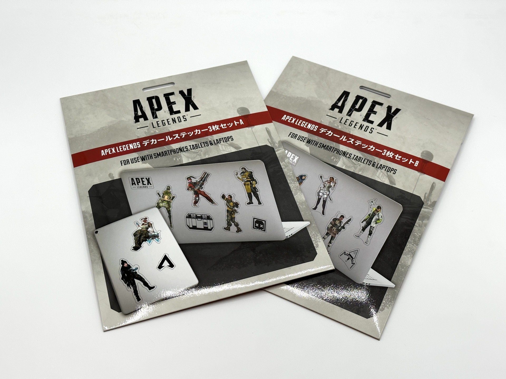 ステッカーは2種類より1つが同梱。画像左からA・Bとなっている