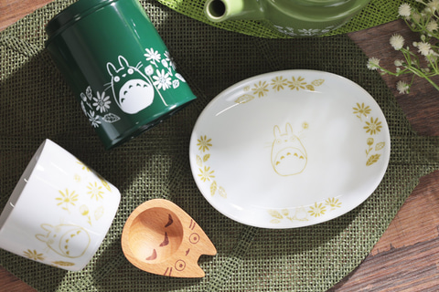 テーブルウェアブランド「Common」より「となりのトトロ」のお茶