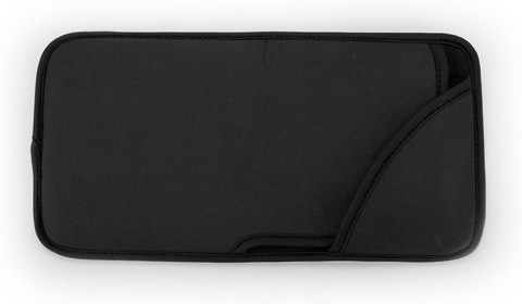 Joy-Conを装着したままSwitch本体を収納できる「ソフトポーチSW