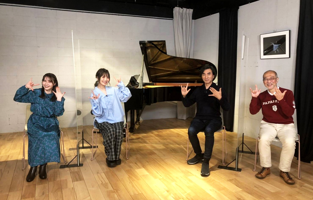 写真左から　中島愛さん、May’nさん、河森正治氏、佐々木史朗氏