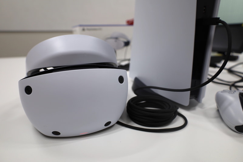 PS5に接続すると赤いランプが点灯