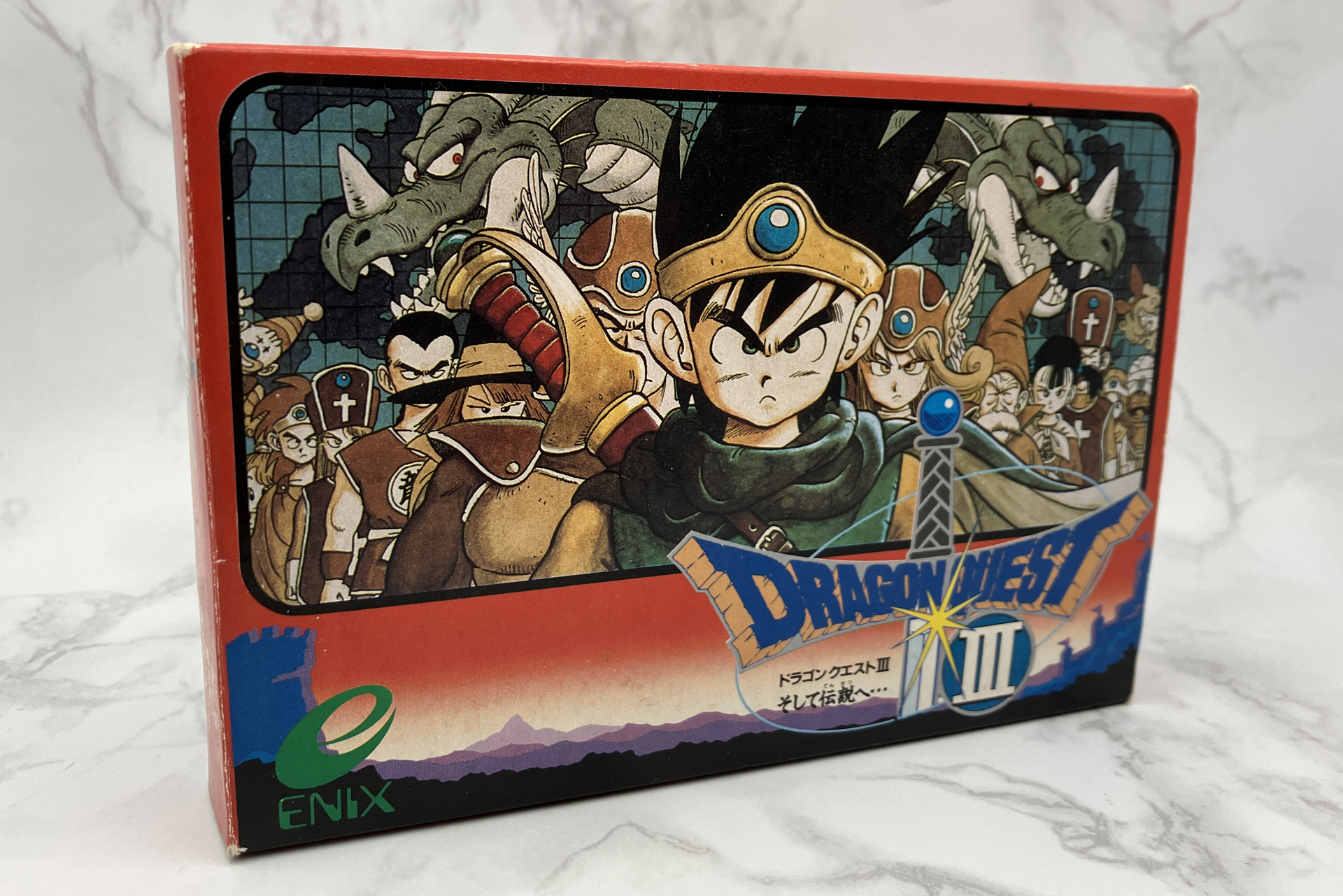 1988年2月10日の発売日に購入した筆者自前の「ドラクエIII」のゲームソフト。35年前のものだが、なんと冒険の書のバックアップが生きていた