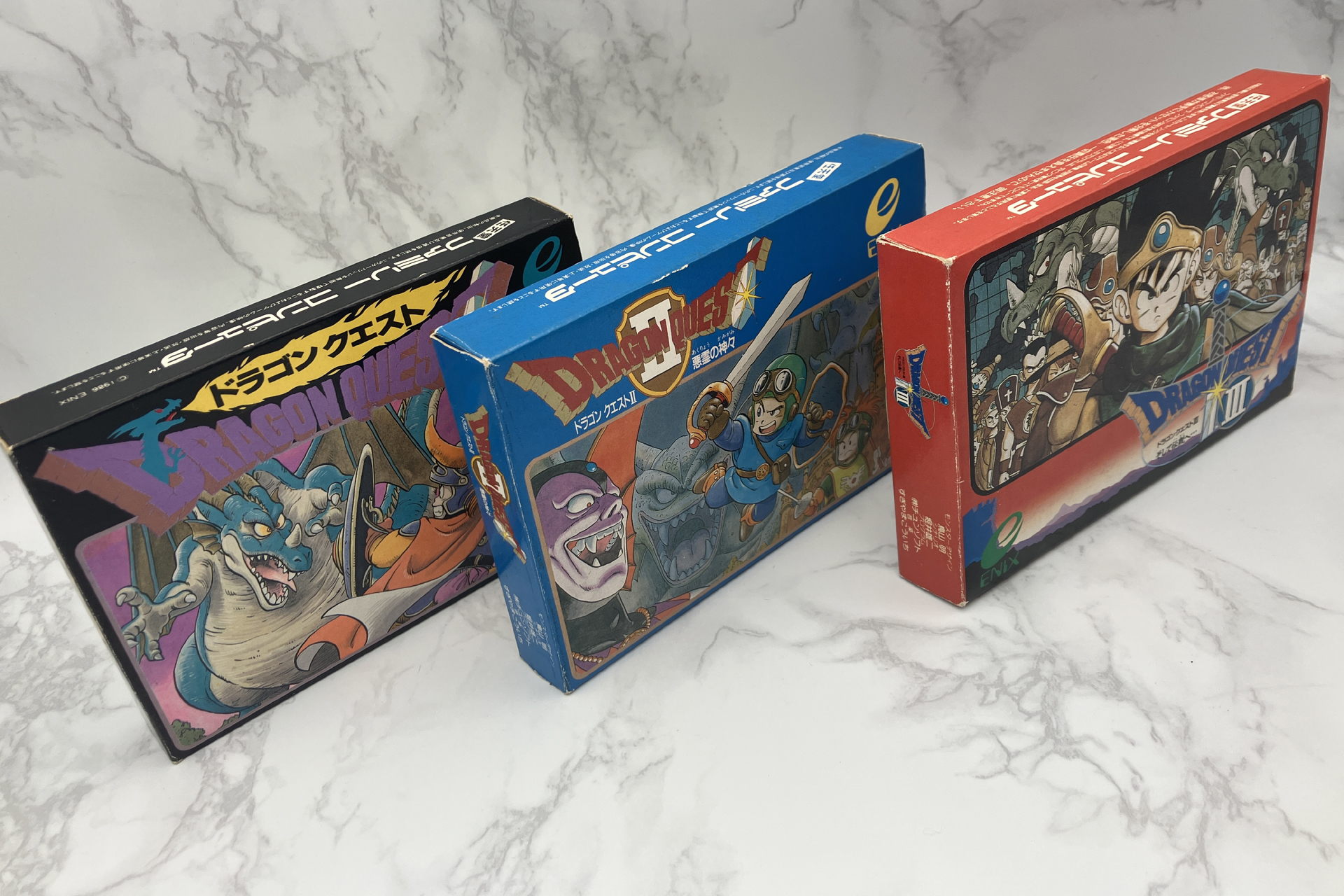 ロト伝説3部作のパッケージ。この並びはグッとくるものがある。ことのほか綺麗に保存していた自分を誉めたい