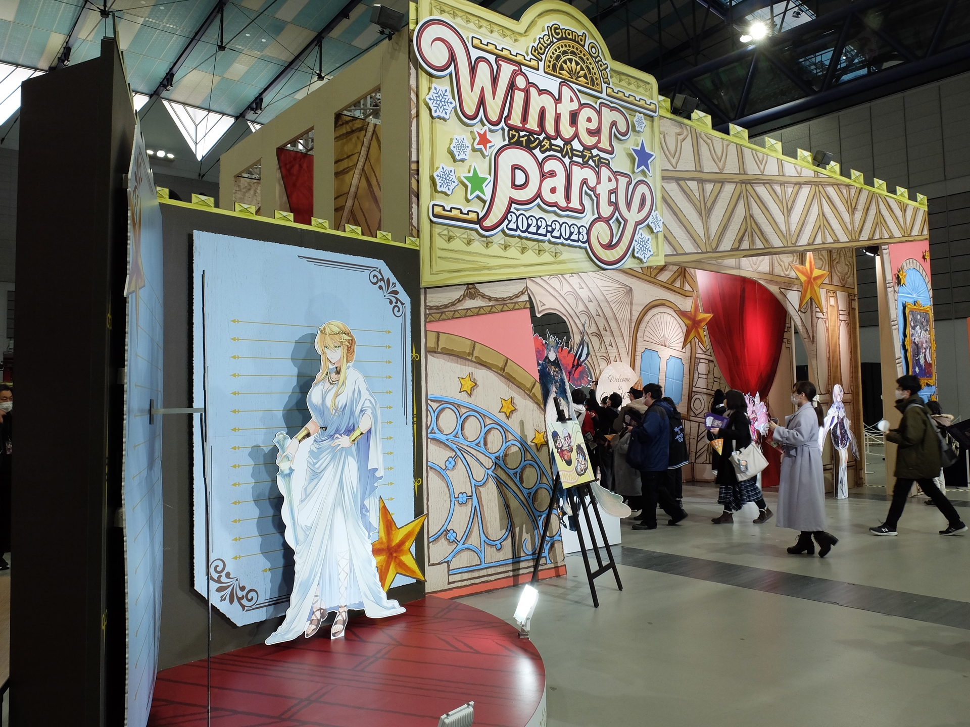 オープン直後のウェルカムゲート。ゲートの先にすぐケルヌンノスがいるため、ゲートで立ち止まってしまう人も多く見られた