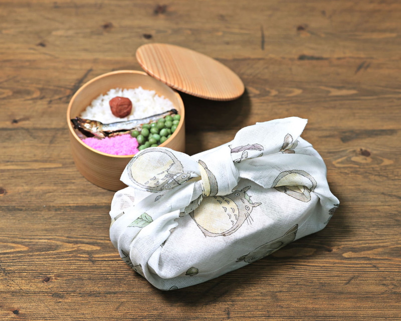 となりのトトロ花ふきん（トトロ） / 1,320円、となりのトトロふきん（トトロ、中小トトロ、ネコバス） / 各550円