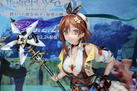 【極レア・限定品】ライザのアトリエ 等身大パネル　『ライザ』 全長約170cm ライザ等身大フィギュア、お値段275万円 東京ゲームショウで話題