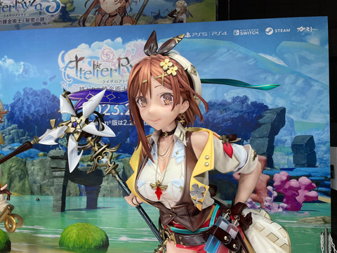 TGS2022でお披露目された「等身大ライザフィギュア」3種が大阪に到着