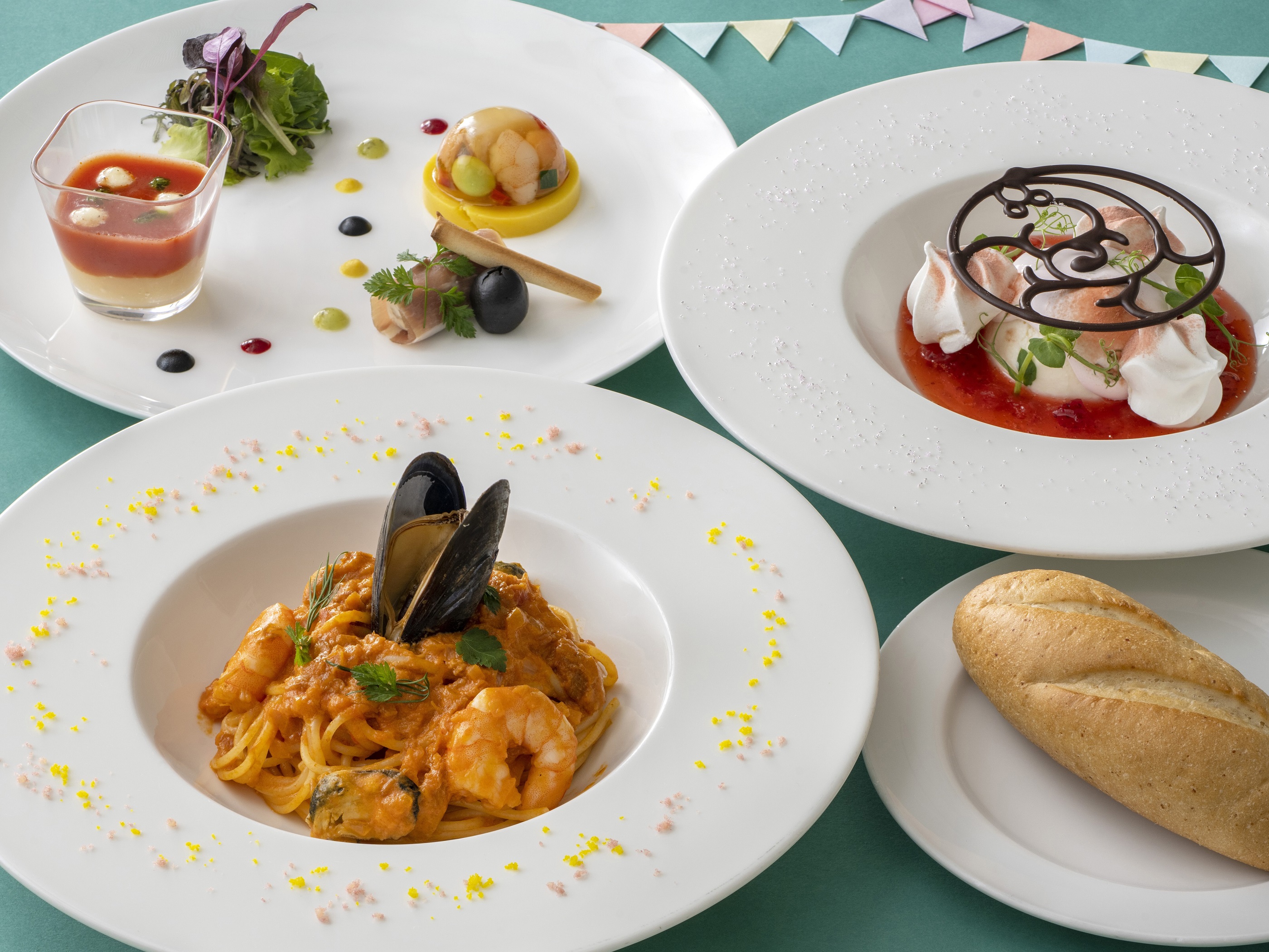 東京ディズニーランド「イーストサイド・カフェ」スペシャルキッズセット 価格：2,700円