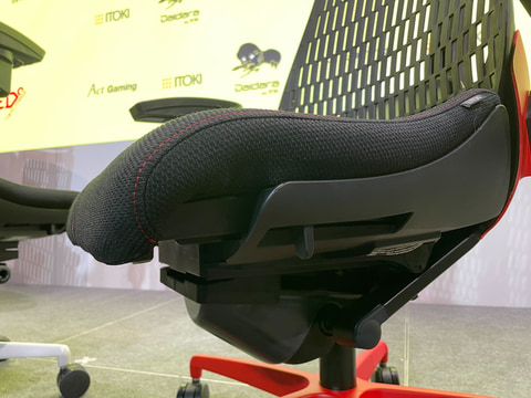 プロの姿勢も直す、イトーキの最新ゲーミングチェア「Act Gaming」が プロの姿勢も直す、イトーキの最新ゲーミングチェア「Act Gaming」が