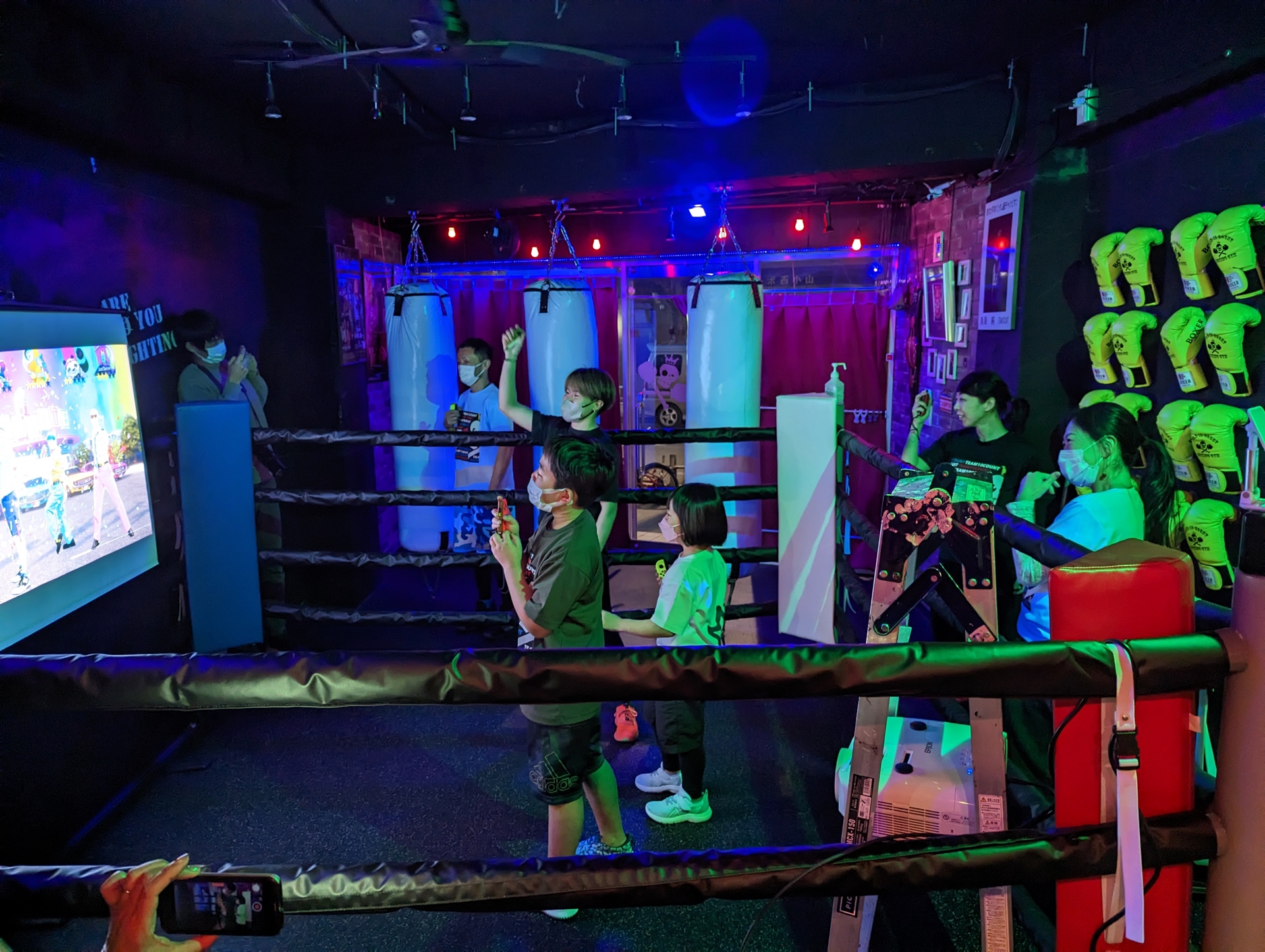 どんどんプレイを重ねていくみなさん。こちらが心配になるほどリピートを重ねていく