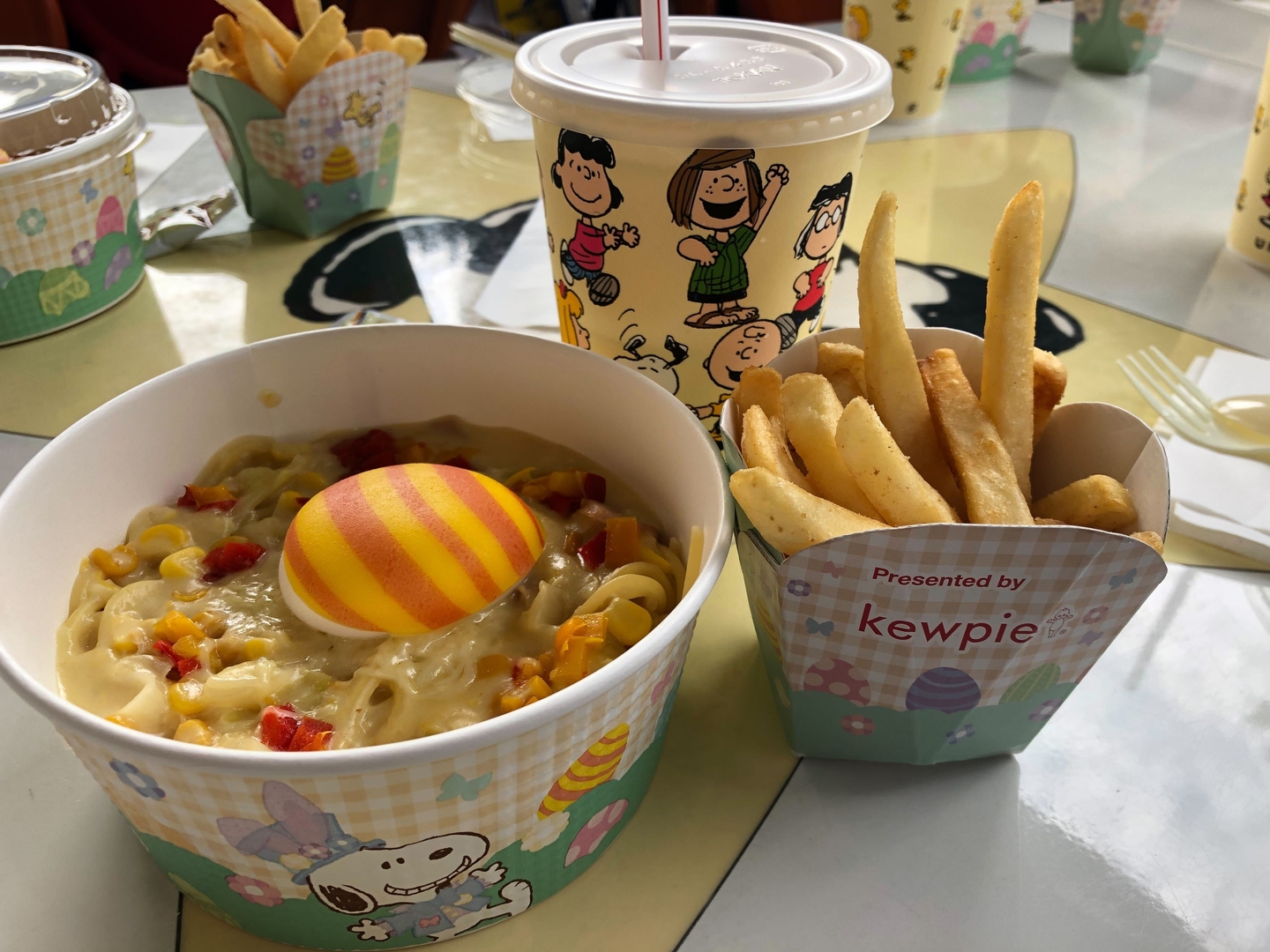 スヌーピー・バックロット・カフェ