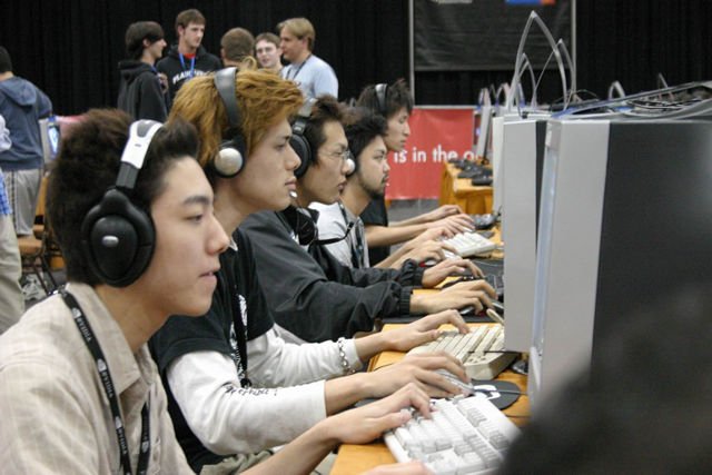 「CS」国内初のプロチーム4DN。多くのメンバーがまだ日本のeスポーツ界で活動している