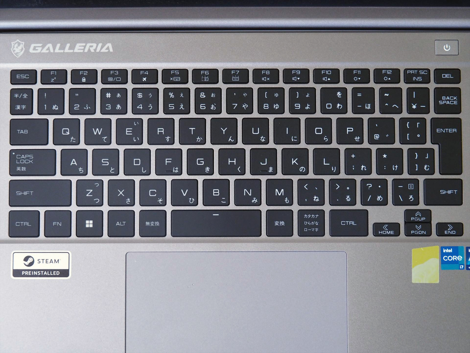 キーの数が少なくなった分、キーボードはゆったりとしている