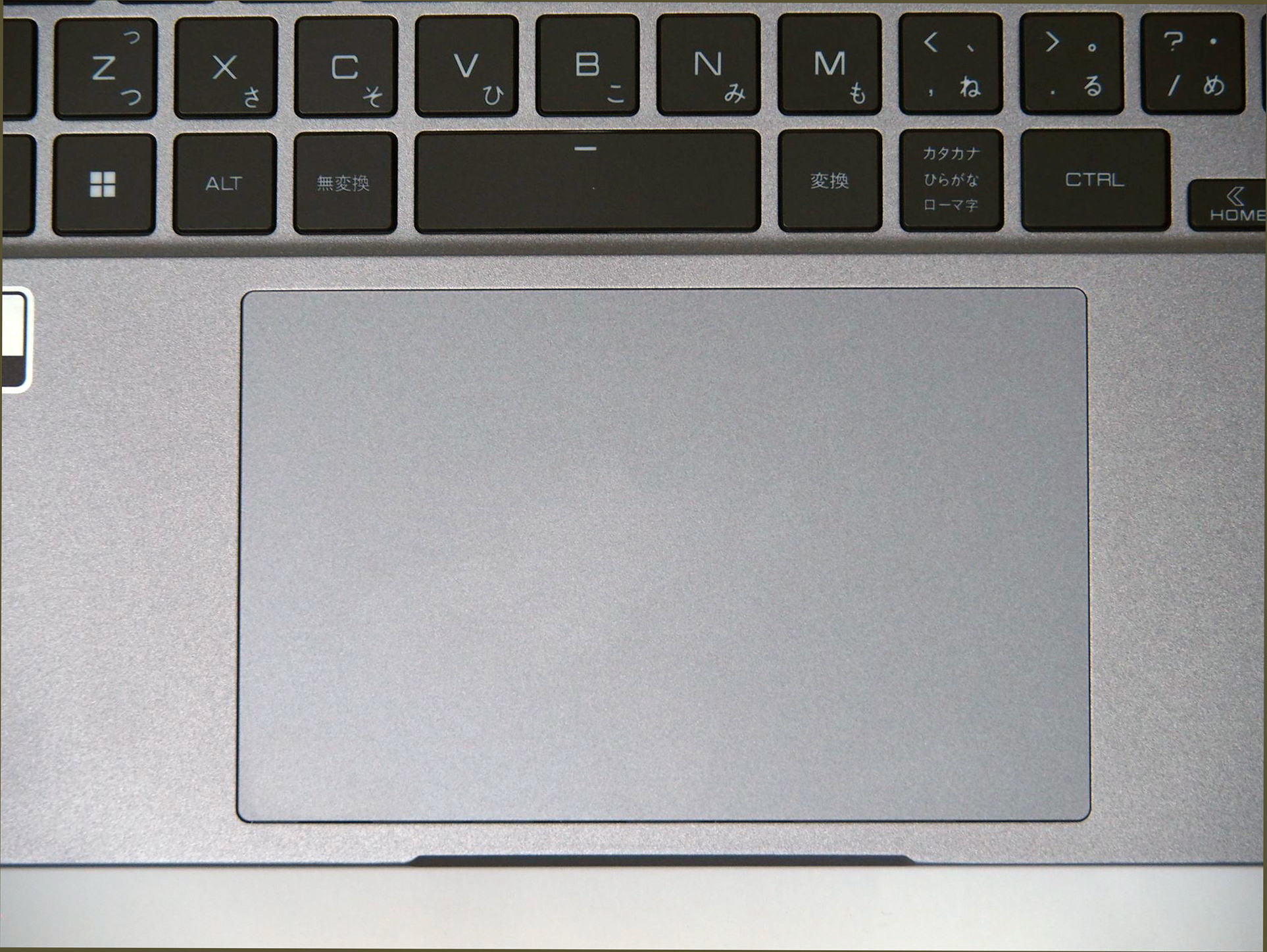 タッチパッドも大型化されている