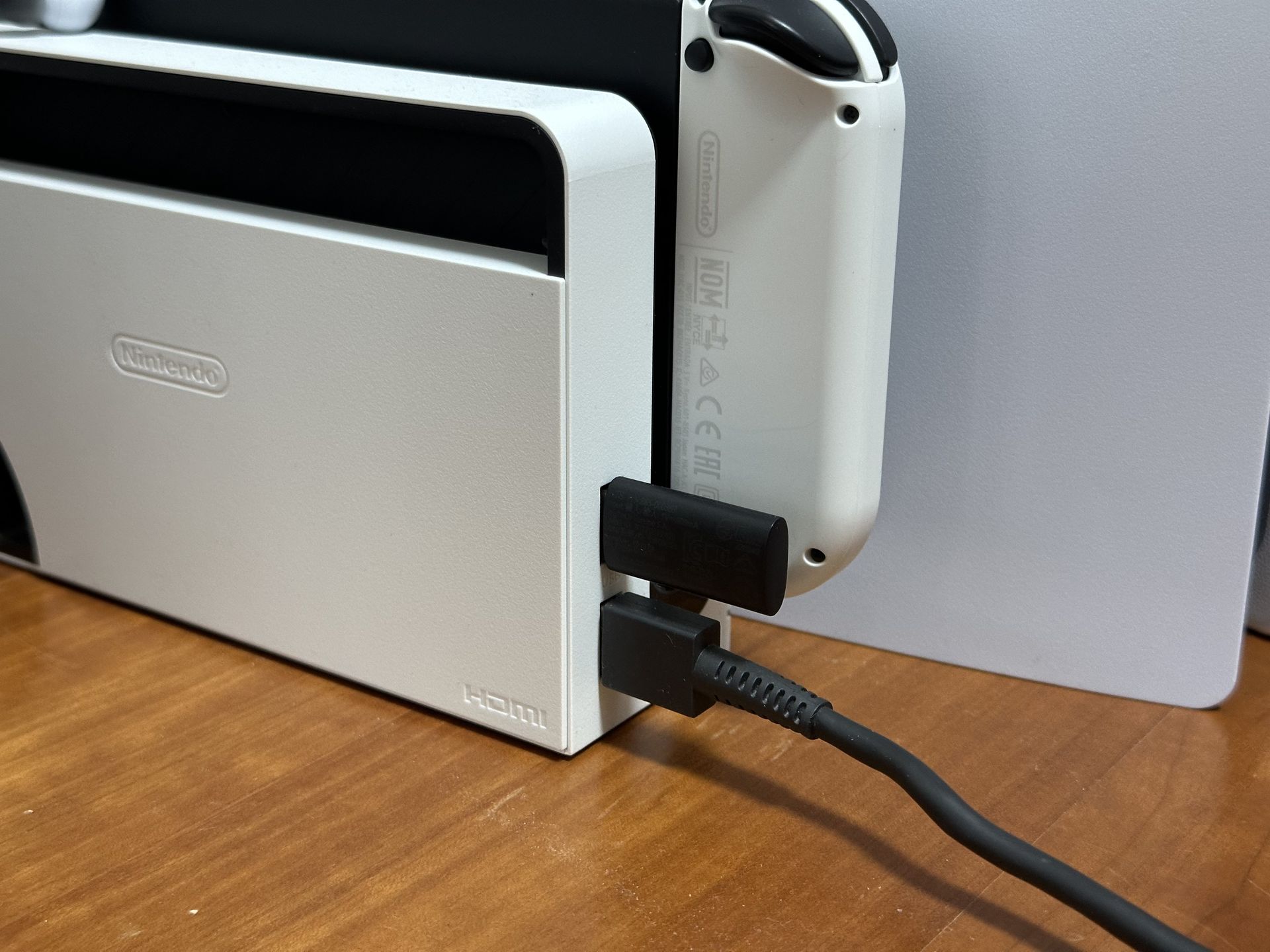 Nintendo Switchは、USBドングルを差せばTVモードはLIGHTSPEEDで接続が可能。