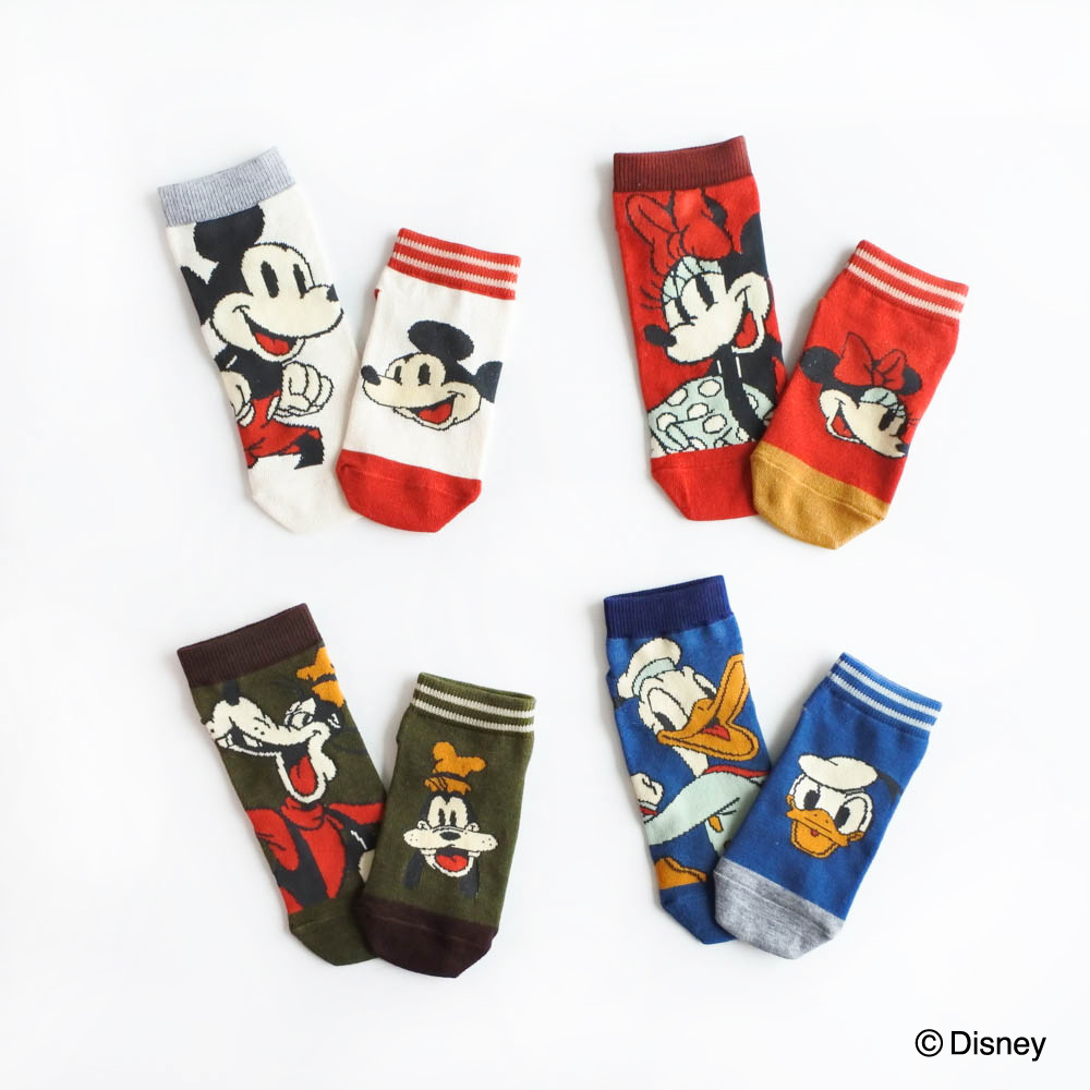 アンクル靴下（23～25cm）/価格：各330円、アンクル靴下（15～19cm）/価格：各330円