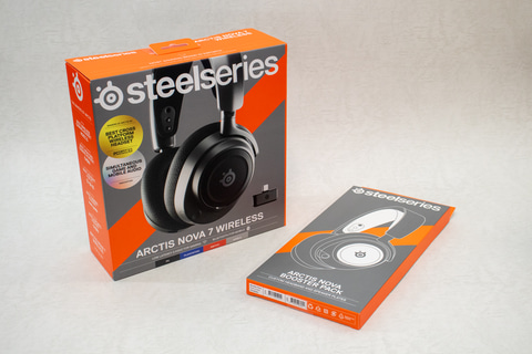 SteelSeriesのゲーミングヘッドセット「Arctis Nova」着せ替えフォト