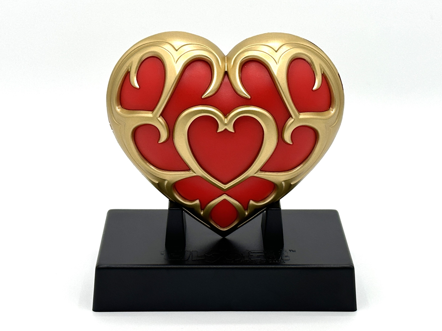 スタンドに装着！ ボタンを押すと……