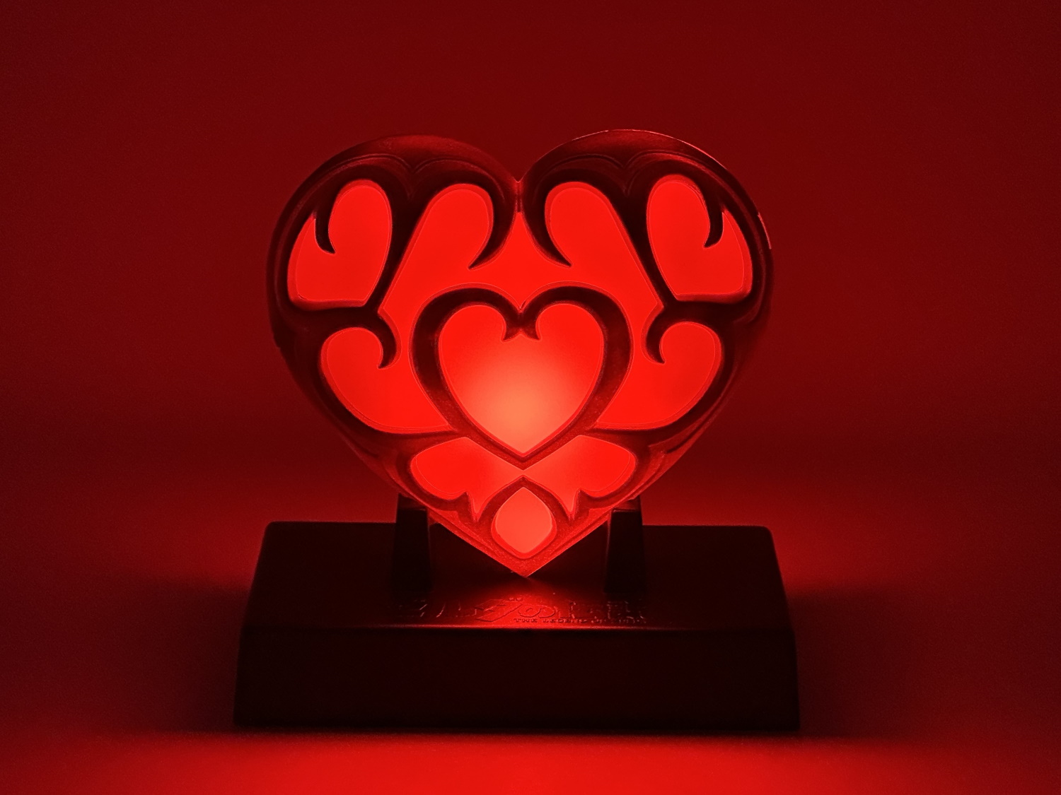 真っ赤に光ってる！