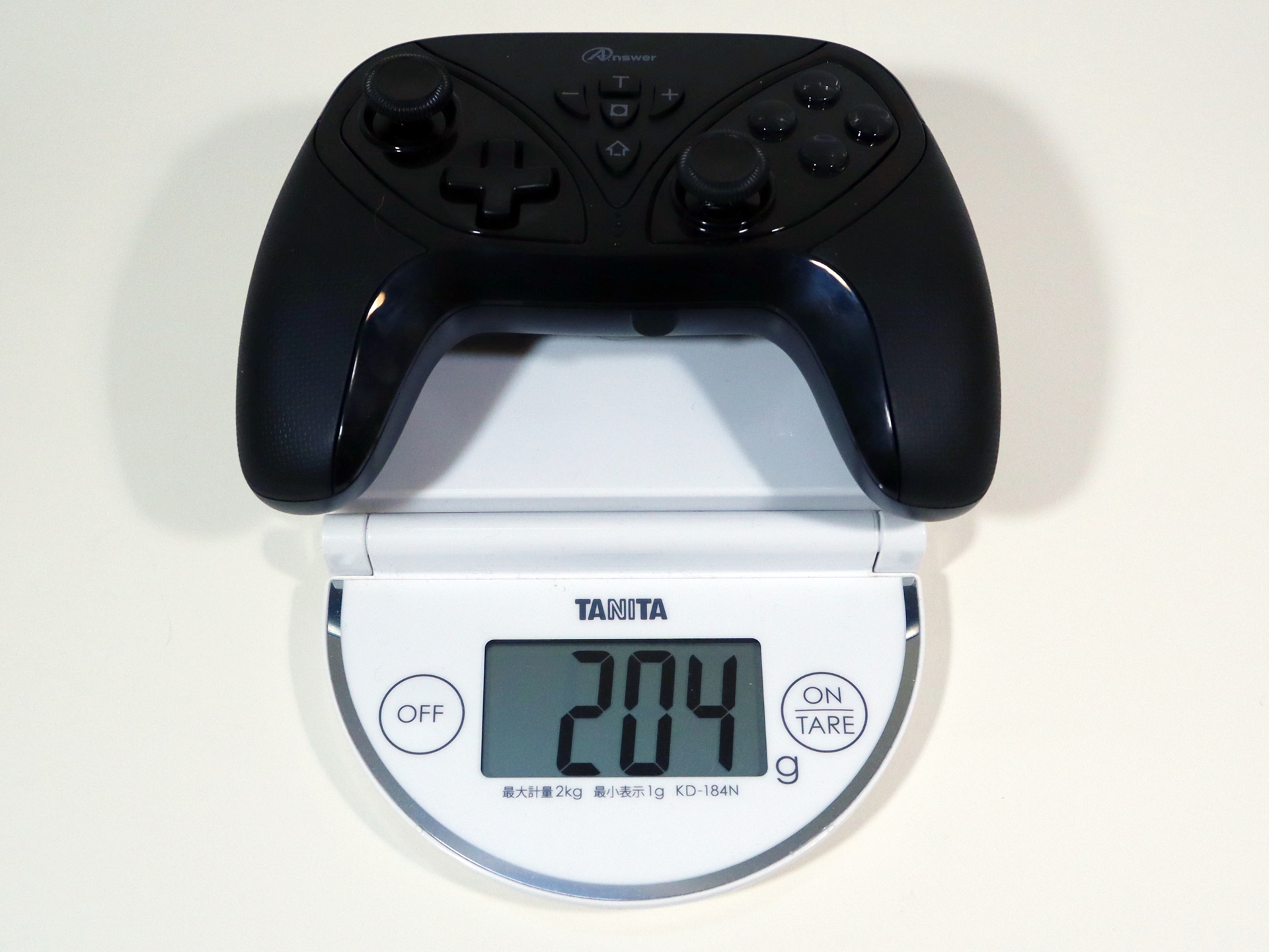 本体重量は実測204gとかなり軽量