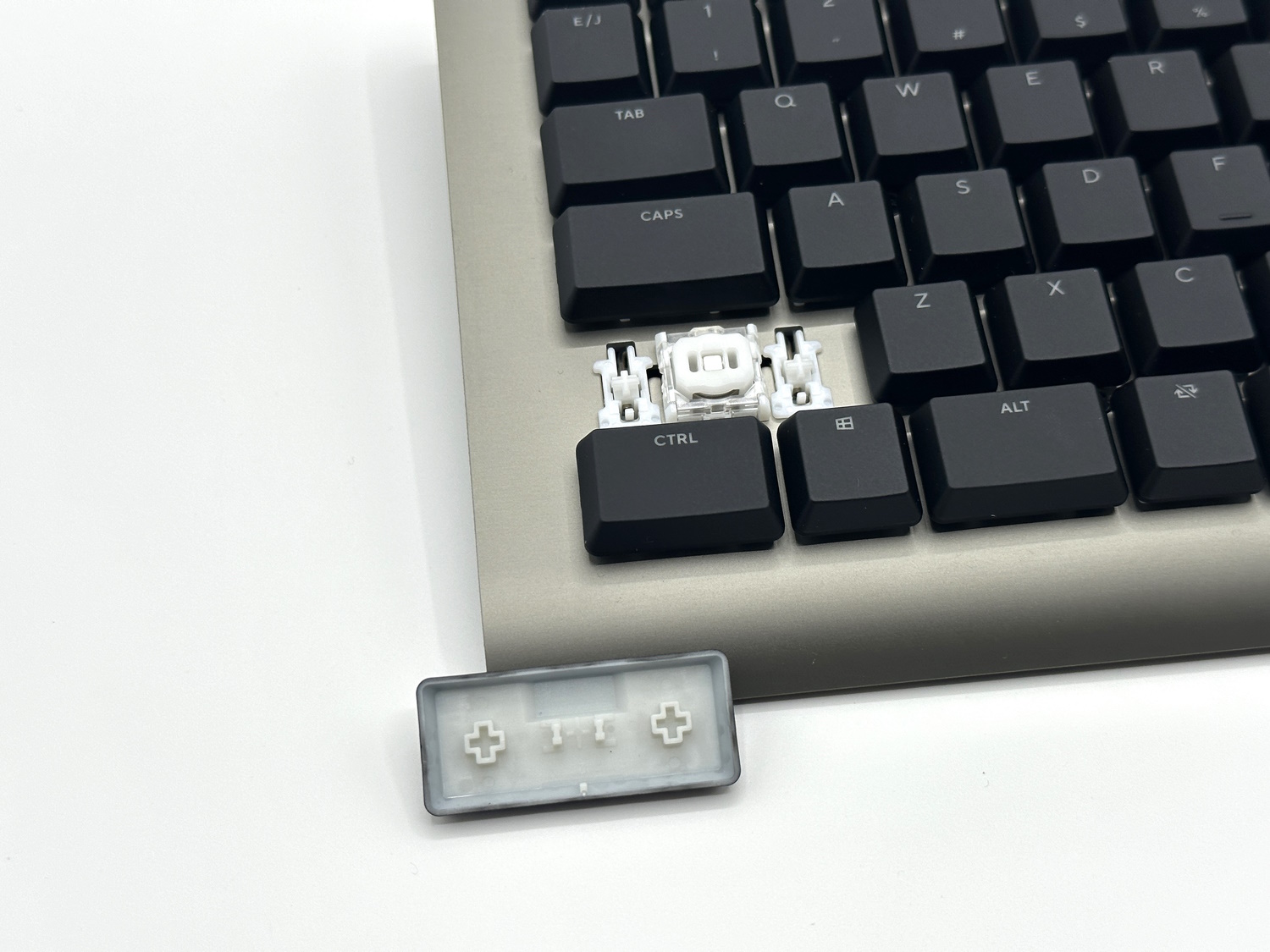 左シフトキーにもスタビライザーが存在