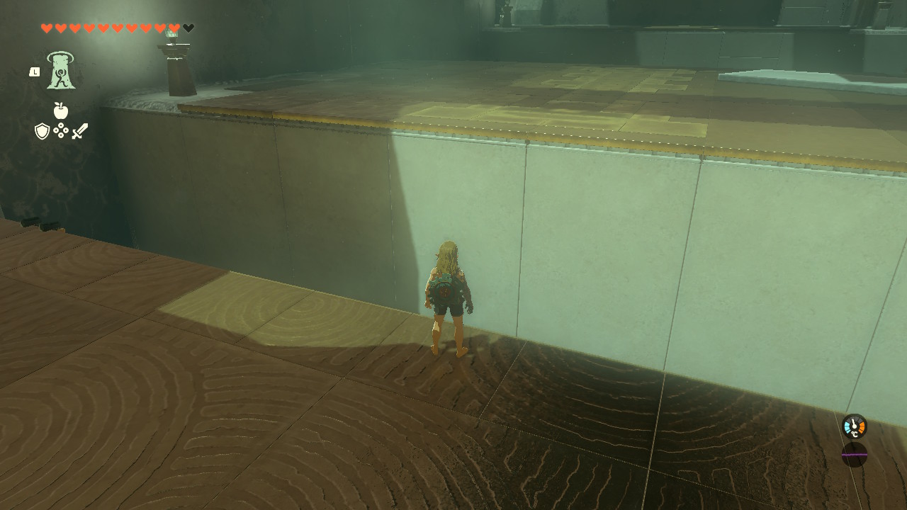 入ってすぐの場所にこのような溝があるり通常のジャンプでは高さが足りないが、盾サーフィンを駆使すると軽々と飛び越えることも可能だ