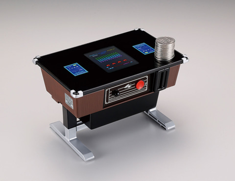 実際に「スペースインベーダー」が遊べる約1/6サイズの貯金箱が発売