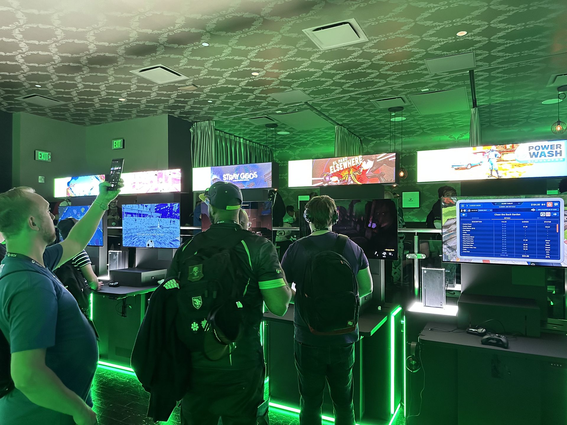 盛り上がるFANFEST会場。主役はゲームコミュニティだ