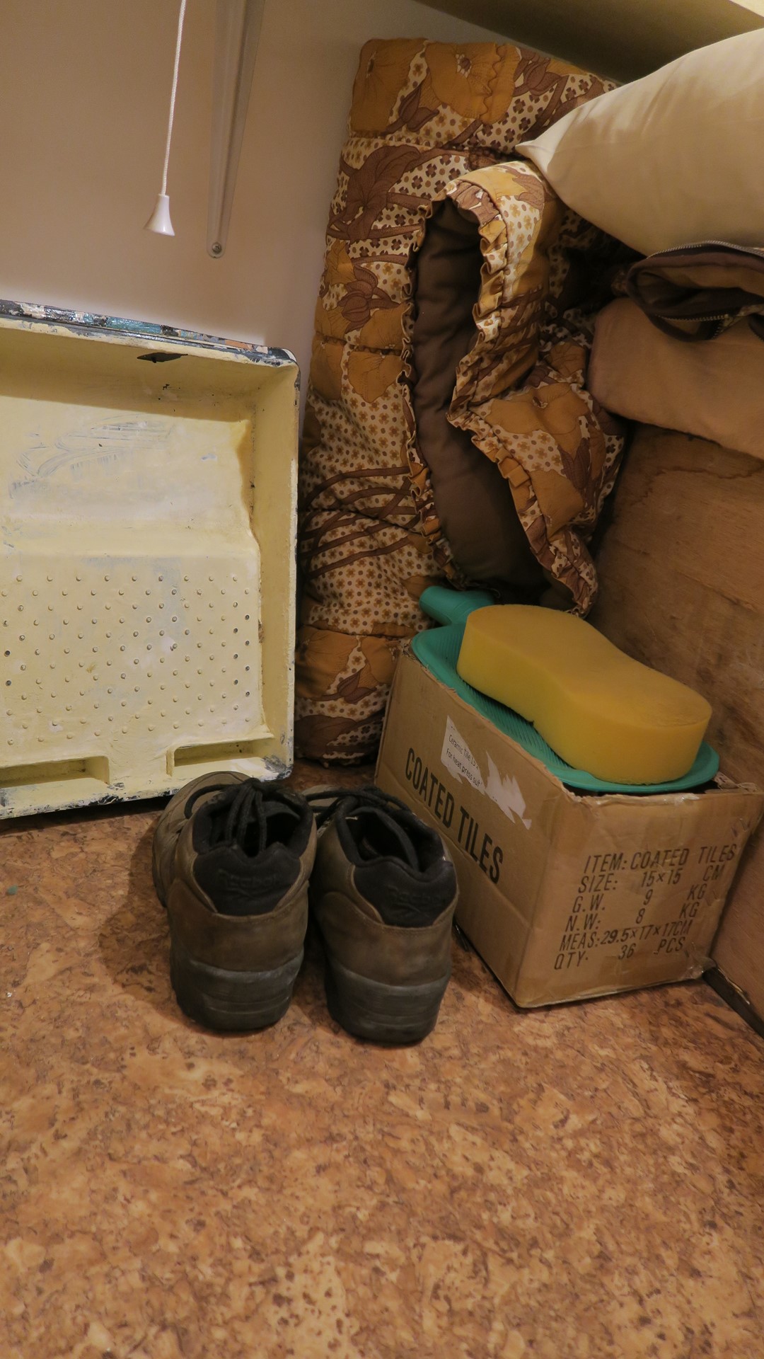 中にはハリーのパジャマと靴が置いてある