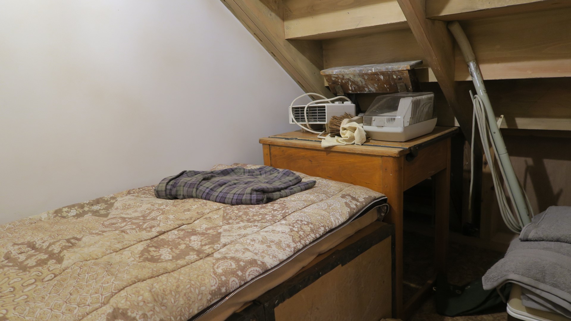 中にはハリーのパジャマと靴が置いてある