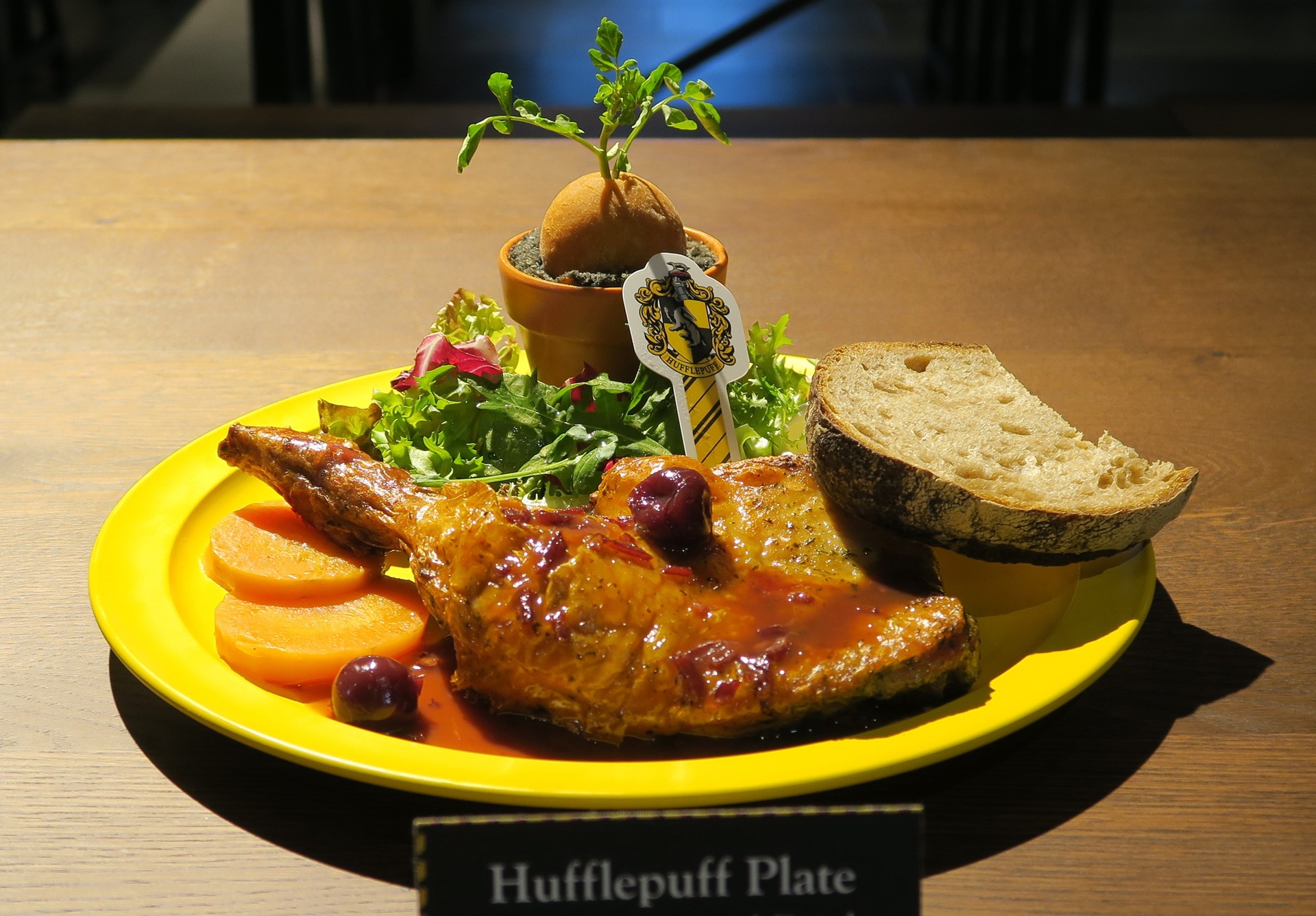 ハッフルパフ　プレート（ローストチキン）ドリンク付き 価格：2,800円